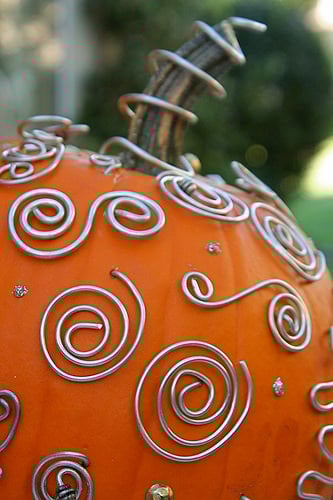 Wire pumpkin decorating