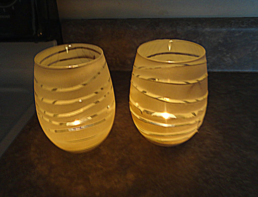 Rubber band candle holders