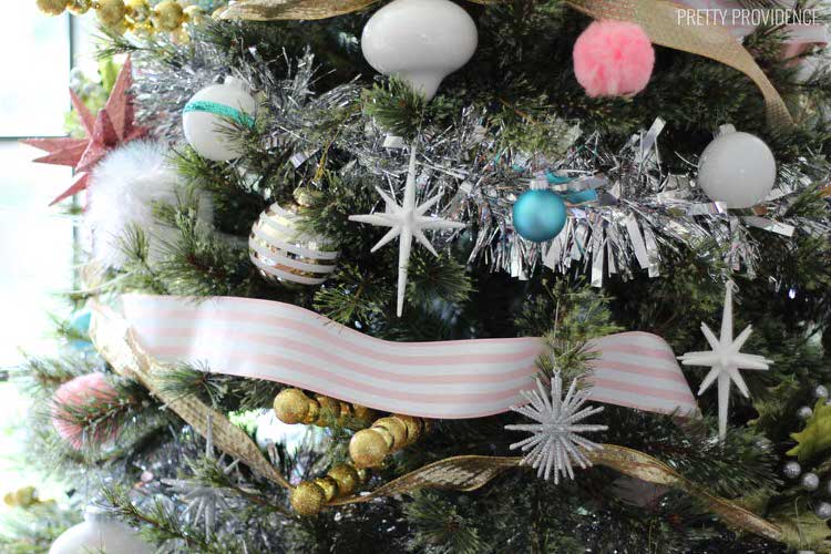 12 Christmas Tree Theme Ideas