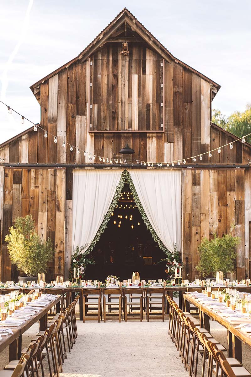 Rustic Barn Weddings DIY Wedding Decor OhMeOhMy Blog