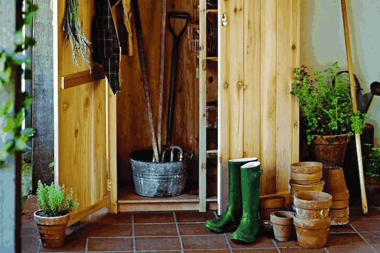 The Best Garden Tools For Small Apartments and How to Store Them