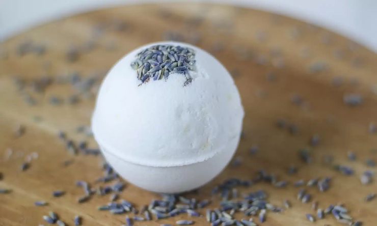 diy bath bomb with lavender
